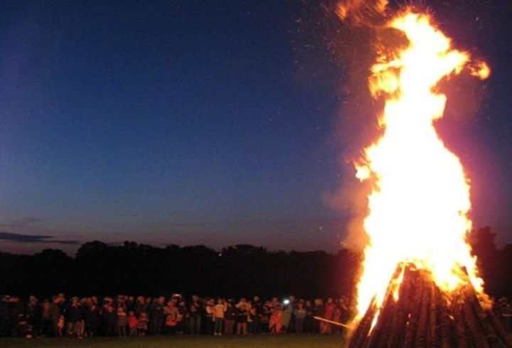 Battle’s Over: A Nation’s Tribute – Beacon Lighting - Hatfield House