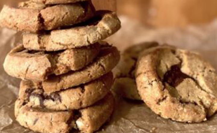 Peanut Butter & Dark Chocolate Cookies - Hatfield House